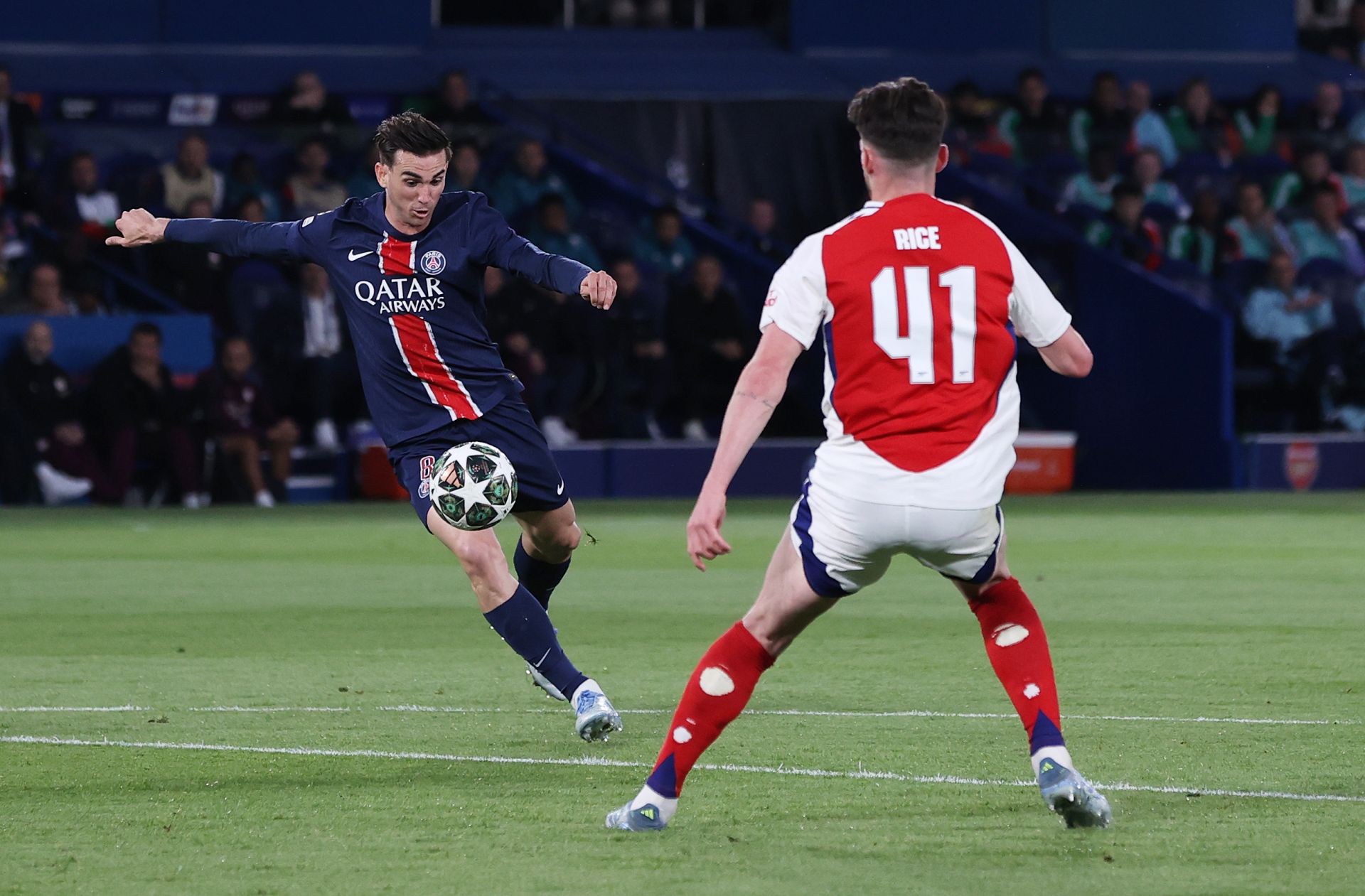 关于法甲赛程吃紧，巴黎圣日耳曼今晚队长鼓劲，管理层满意，资深球员宣示担当的信息